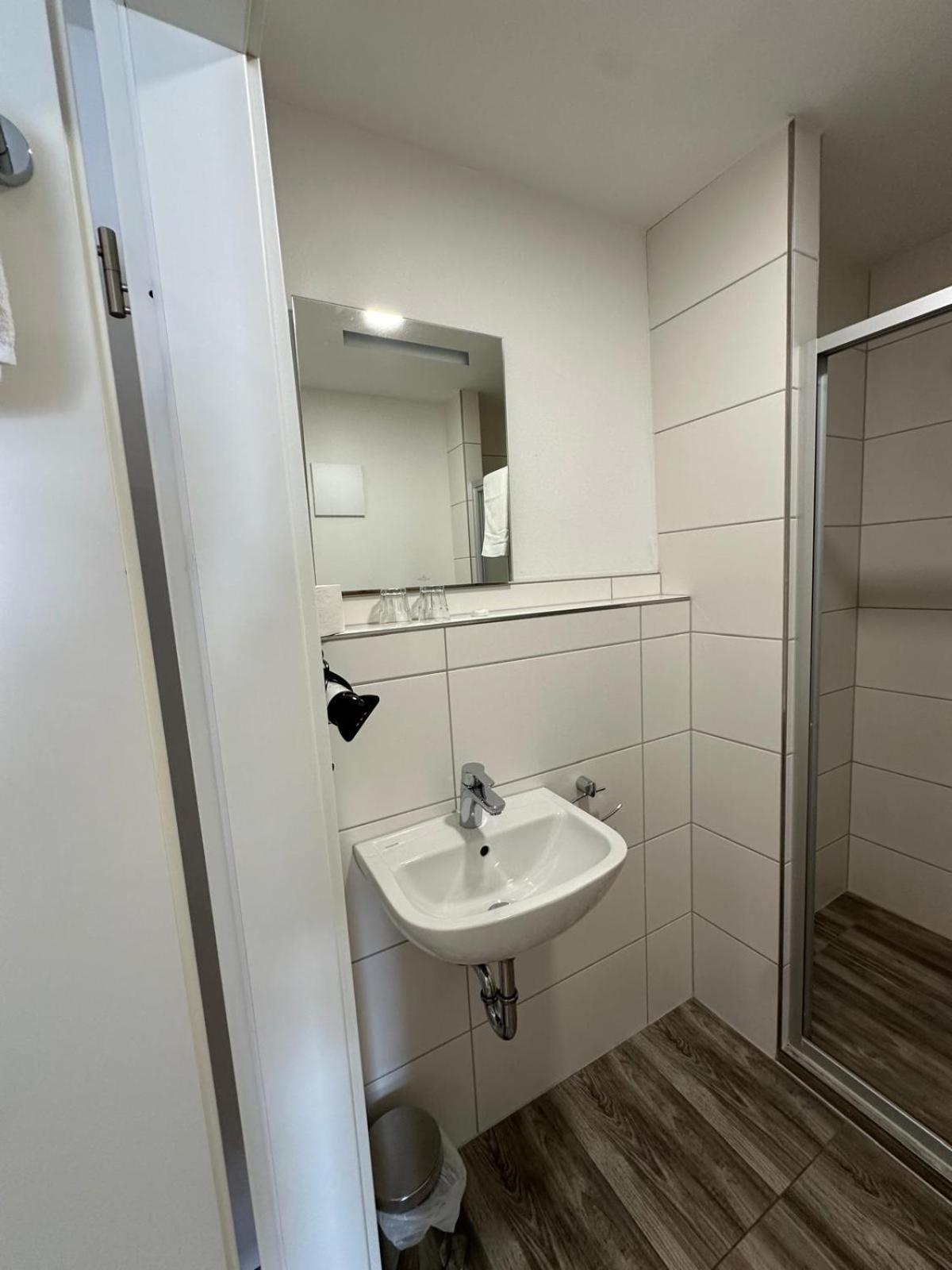Gasthaus - Hotel Neue Post Meitingen Εξωτερικό φωτογραφία